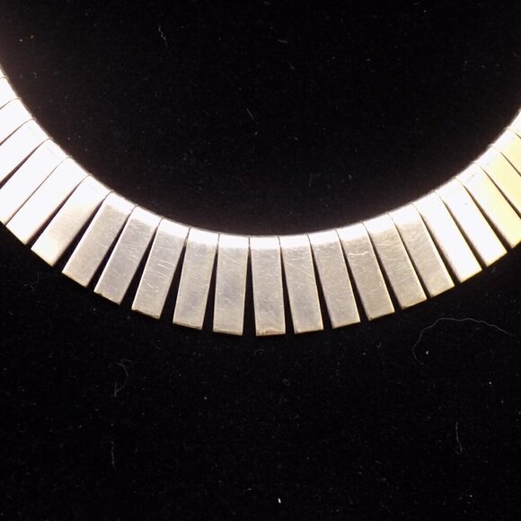 Vintage Gold-tone Cleopatra Choker Necklace Fold Over Box Clasp - Picture 2 of 8